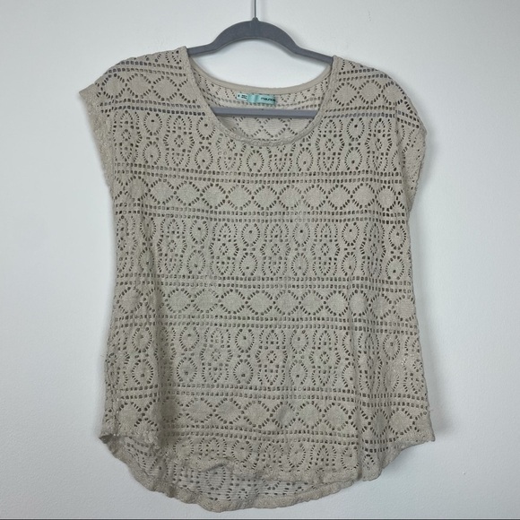 3/$15 Maurices Crochet Open Lace Top Ivory with Gold Metallic Thread Size Small - Picture 1 of 5